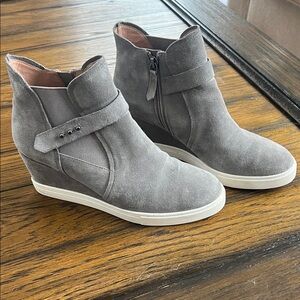 Paolo Gray Suede Wedge Boots size 8